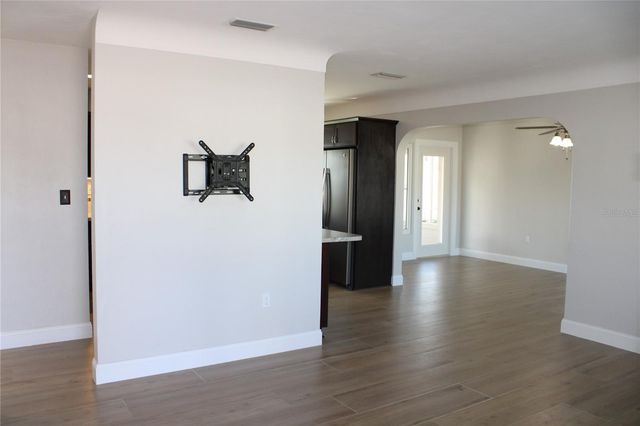 5984 47TH AVENUE N, Kenneth City, FL 33709