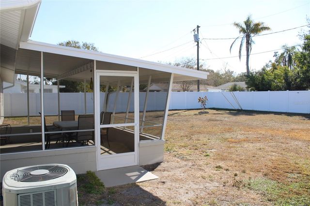 5984 47TH AVENUE N, Kenneth City, FL 33709