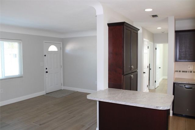 5984 47TH AVENUE N, Kenneth City, FL 33709