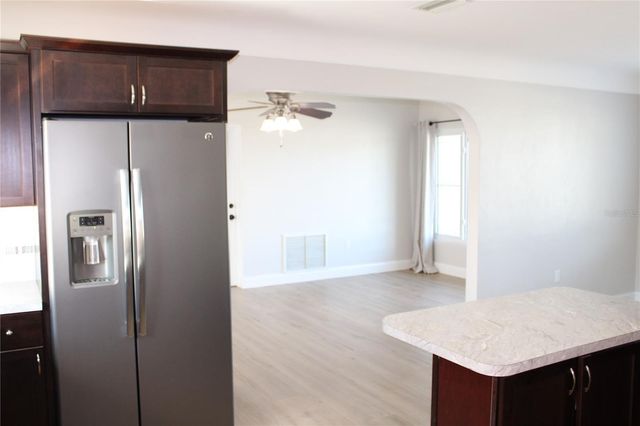 5984 47TH AVENUE N, Kenneth City, FL 33709