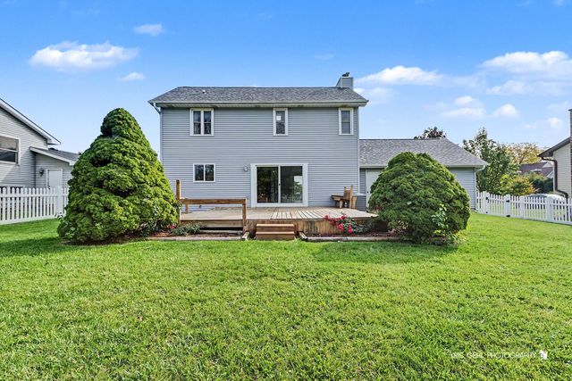 738 Monroe Drive, Lindenhurst, IL 60046