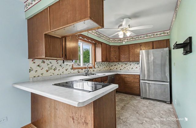 738 Monroe Drive, Lindenhurst, IL 60046