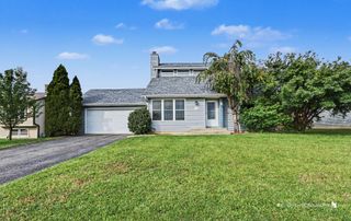 738 Monroe Drive, Lindenhurst, IL 60046