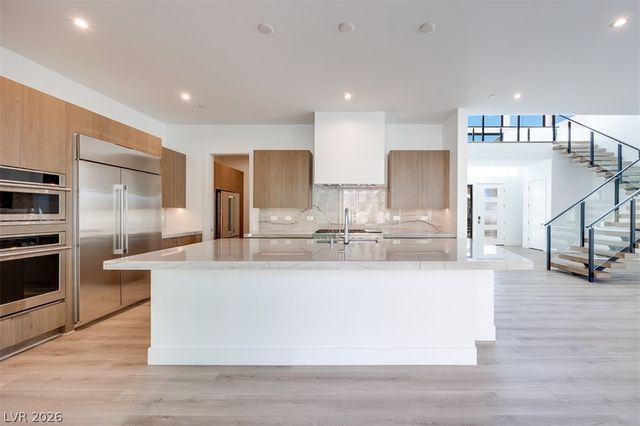 51 Parkwood Ridge Street, Las Vegas, NV 89138