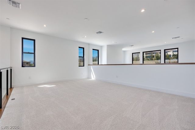 51 Parkwood Ridge Street, Las Vegas, NV 89138