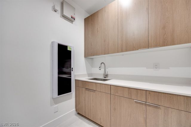 51 Parkwood Ridge Street, Las Vegas, NV 89138