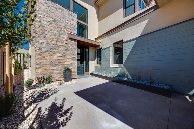 51 Parkwood Ridge Street, Las Vegas, NV 89138