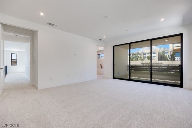 51 Parkwood Ridge Street, Las Vegas, NV 89138