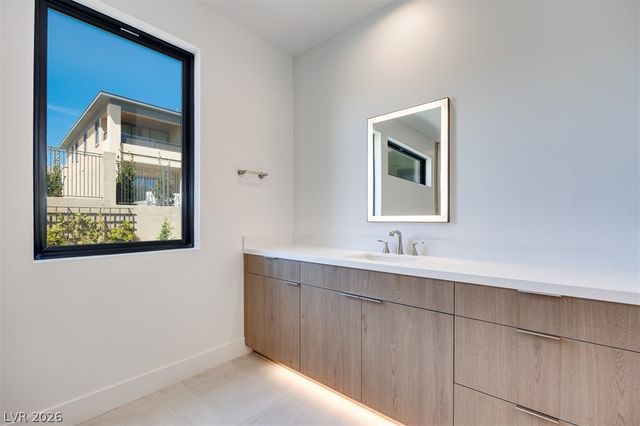 51 Parkwood Ridge Street, Las Vegas, NV 89138