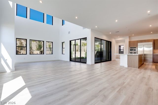 51 Parkwood Ridge Street, Las Vegas, NV 89138