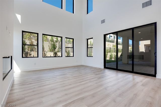 51 Parkwood Ridge Street, Las Vegas, NV 89138