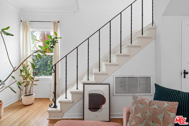 1270 N Hayworth Avenue, Los Angeles, CA 90046