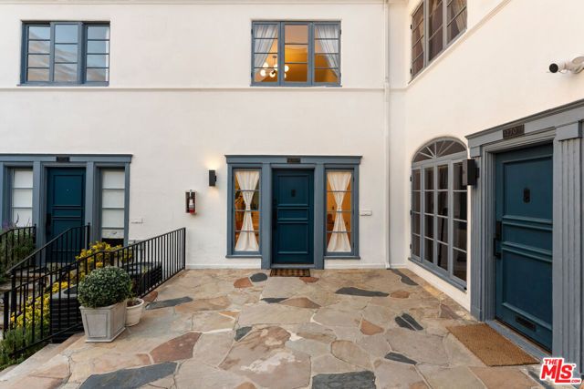 1270 N Hayworth Avenue, Los Angeles, CA 90046