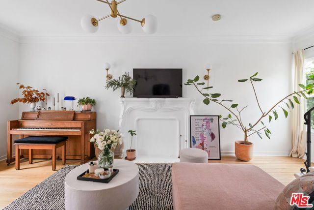 1270 N Hayworth Avenue, Los Angeles, CA 90046