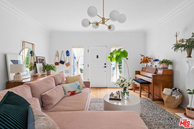 1270 N Hayworth Avenue, Los Angeles, CA 90046