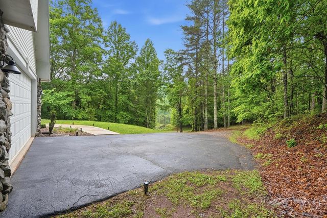 175 Crane Creek Road, Young Harris, GA 30582