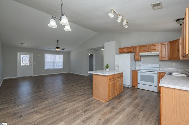 11 Seaside Lane, Greer, SC 29650