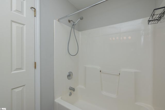 11 Seaside Lane, Greer, SC 29650