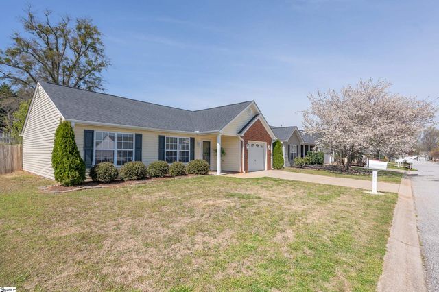 11 Seaside Lane, Greer, SC 29650