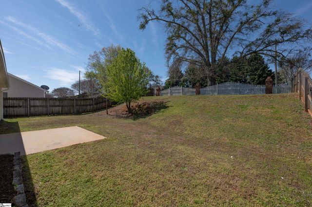 11 Seaside Lane, Greer, SC 29650