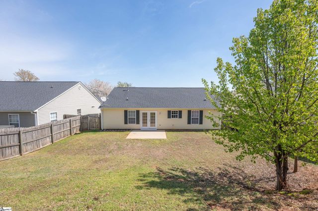 11 Seaside Lane, Greer, SC 29650