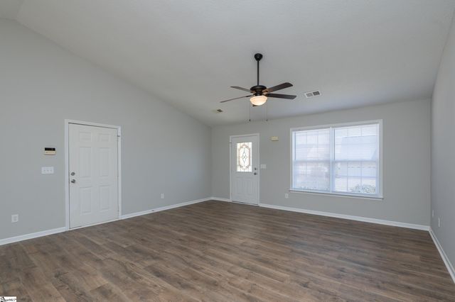 11 Seaside Lane, Greer, SC 29650