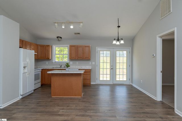 11 Seaside Lane, Greer, SC 29650