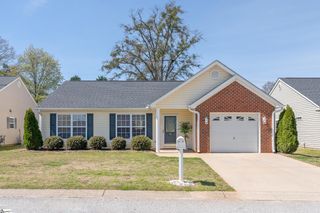 11 Seaside Lane, Greer, SC 29650