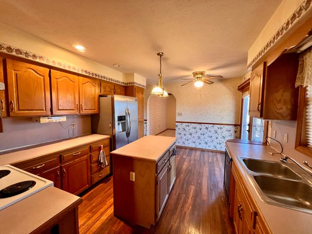 950 Skyline Drive, Forsyth, MO 65653