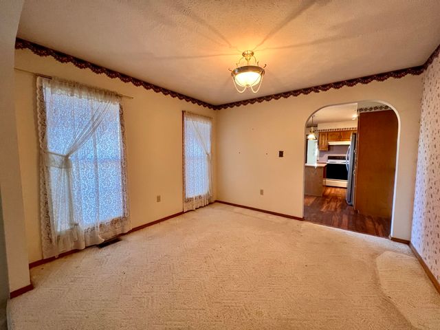 950 Skyline Drive, Forsyth, MO 65653