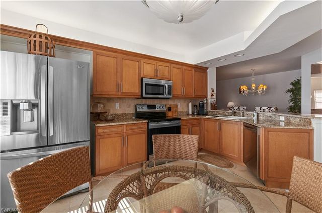 2516 Orchid Bay DR 101, Naples, FL 34109