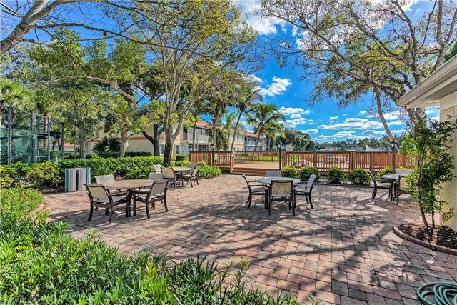 2516 Orchid Bay DR 101, Naples, FL 34109