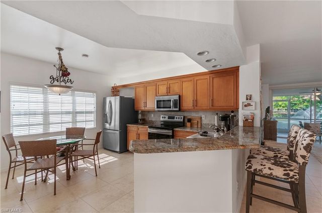 2516 Orchid Bay DR 101, Naples, FL 34109