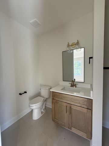 111 Fairway Dr, Clarksville, TN 37043