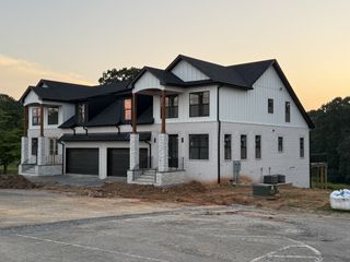111 Fairway Dr, Clarksville, TN 37043