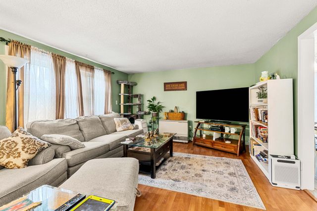 12L Rebecca Lane, Derry, NH 03038