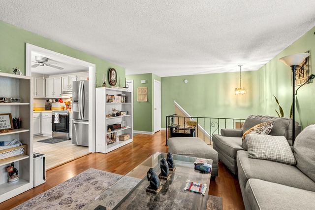 12L Rebecca Lane, Derry, NH 03038