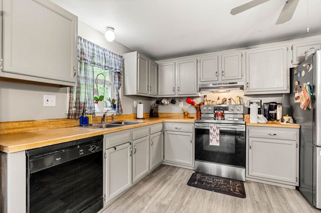 12L Rebecca Lane, Derry, NH 03038