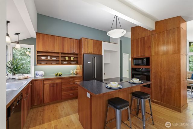11706 36th Avenue NE, Seattle, WA 98125
