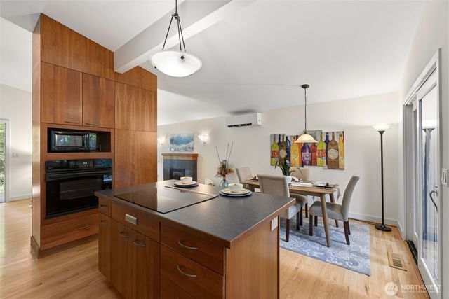 11706 36th Avenue NE, Seattle, WA 98125
