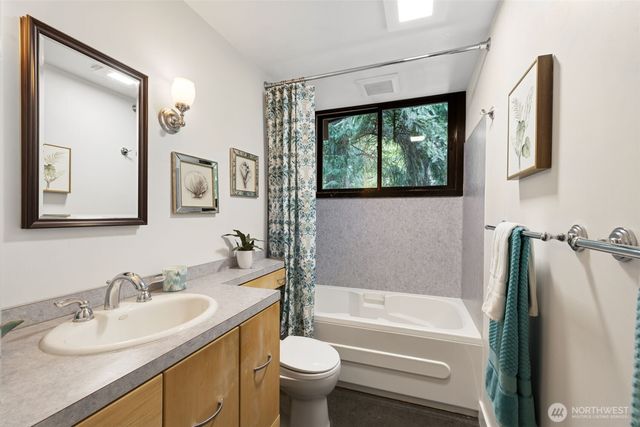 11706 36th Avenue NE, Seattle, WA 98125