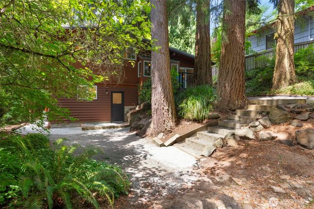 11706 36th Avenue NE, Seattle, WA 98125