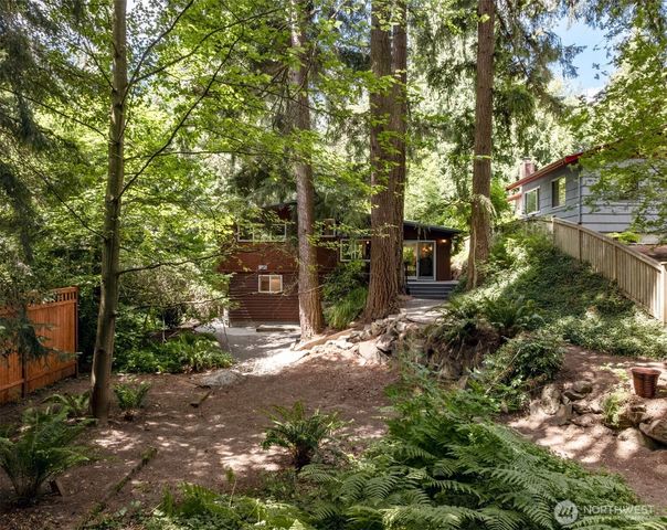 11706 36th Avenue NE, Seattle, WA 98125