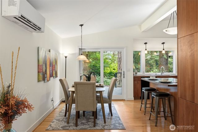 11706 36th Avenue NE, Seattle, WA 98125
