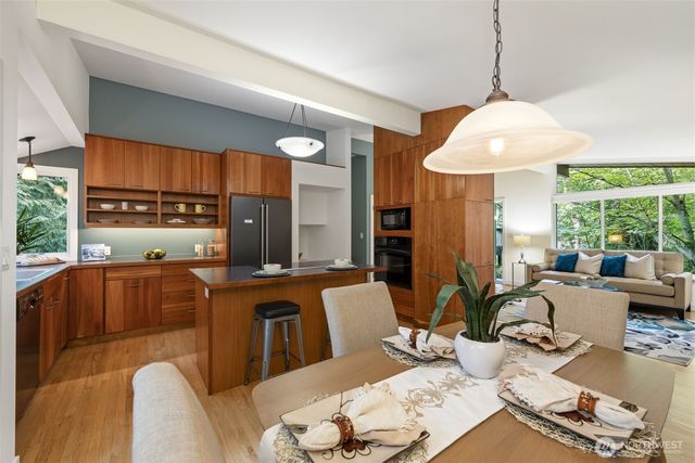 11706 36th Avenue NE, Seattle, WA 98125