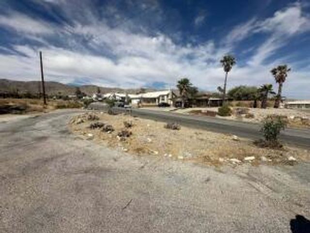 10485 Santa Cruz Road, Desert Hot Springs, CA 92240