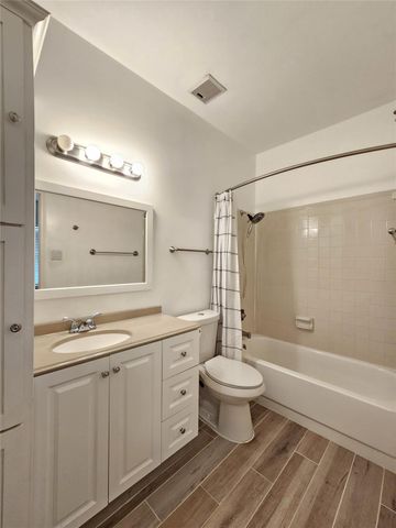 3800 Tanglewilde Street 605, Houston, TX 77063