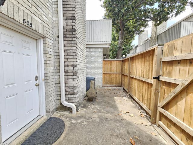 3800 Tanglewilde Street 605, Houston, TX 77063