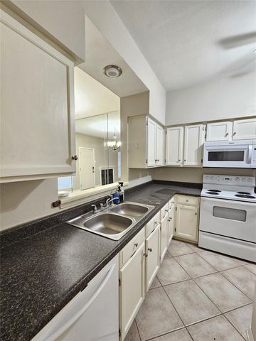 3800 Tanglewilde Street 605, Houston, TX 77063