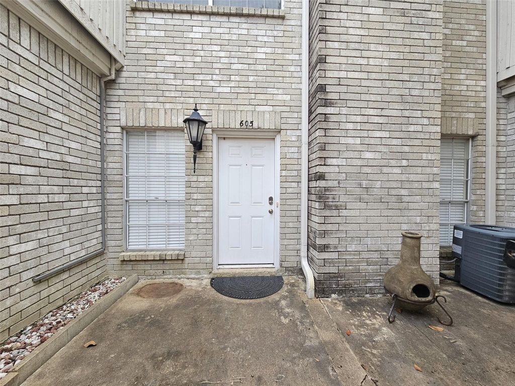 3800 Tanglewilde Street 605, Houston, TX 77063